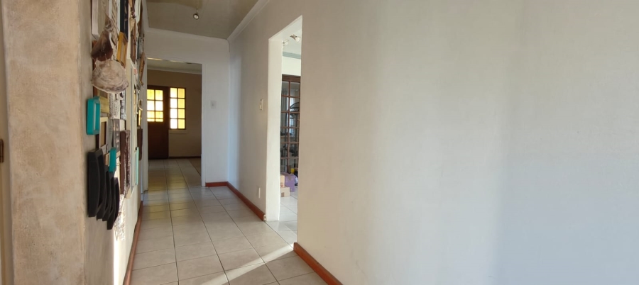 To Let 3 Bedroom Property for Rent in Overbaakens Eastern Cape